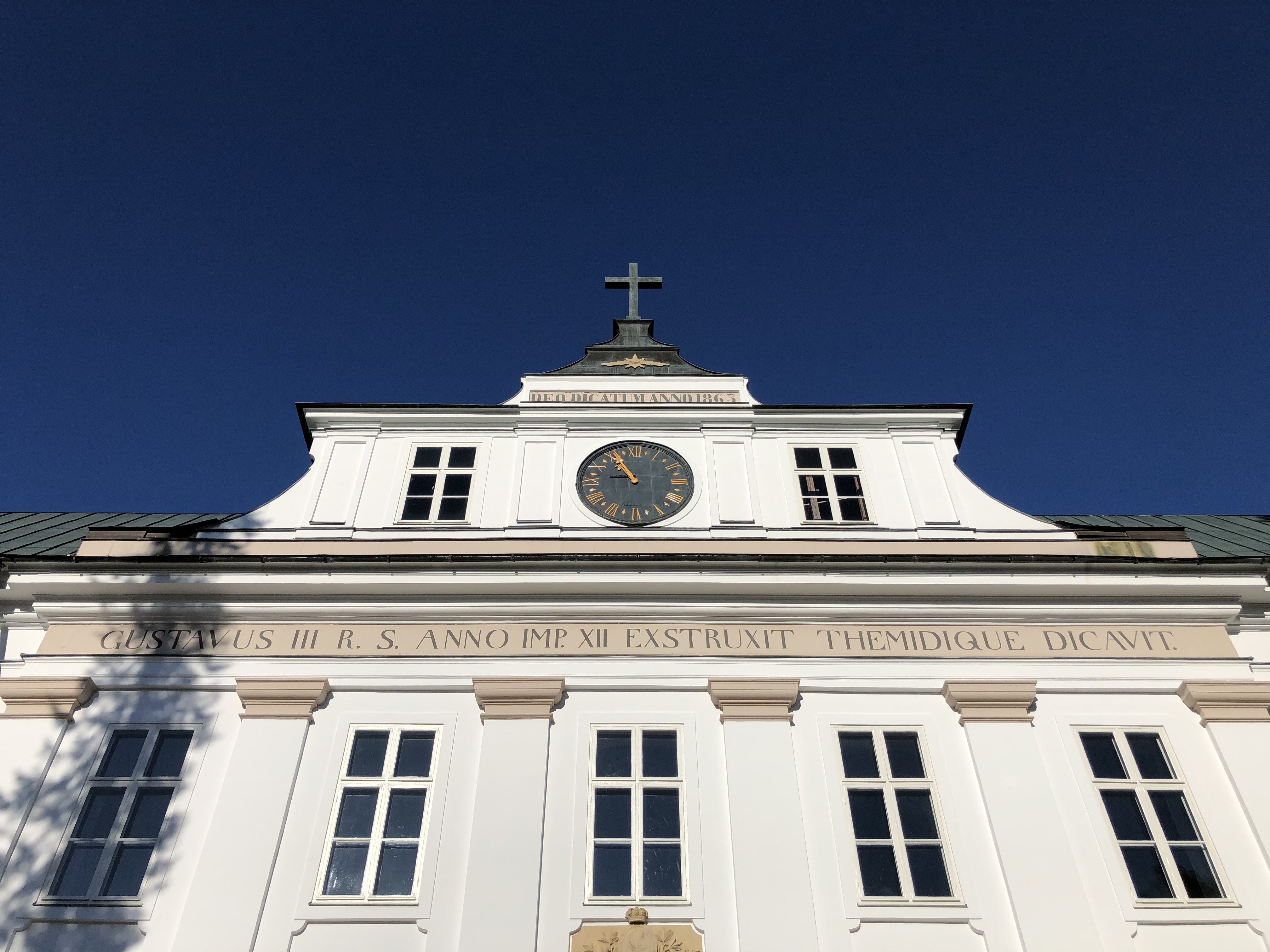 Fasaden på Korsholms kyrka