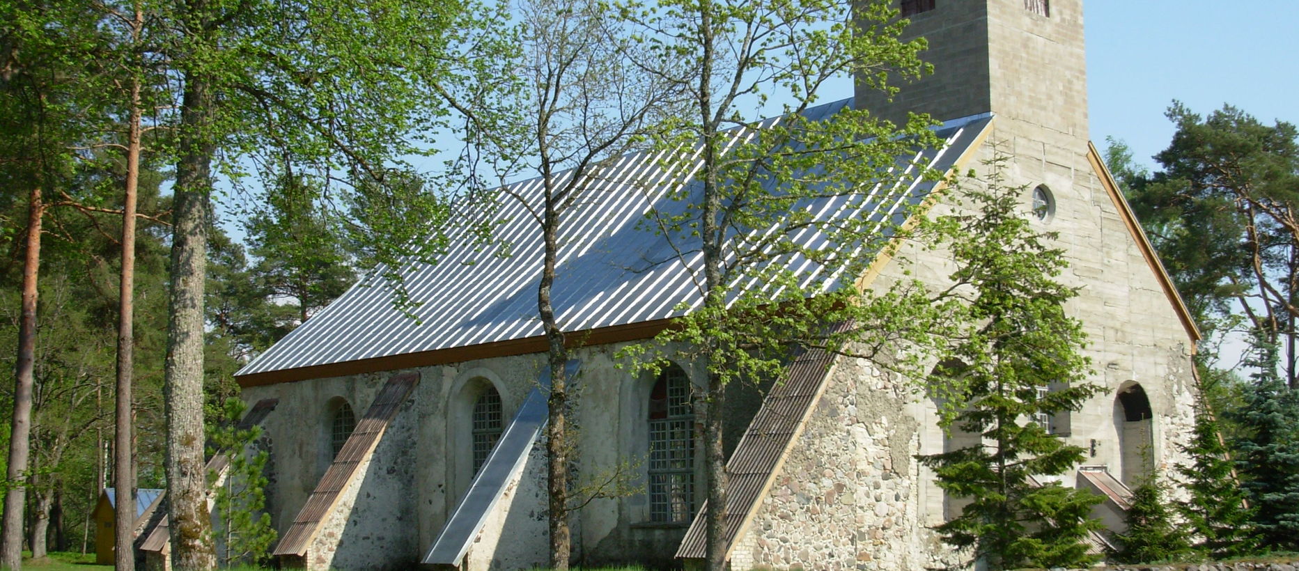 Tõstamaa kyrka