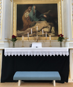 Svartklätt altare i Korsholms kyrka